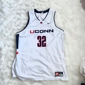 UConn jersey